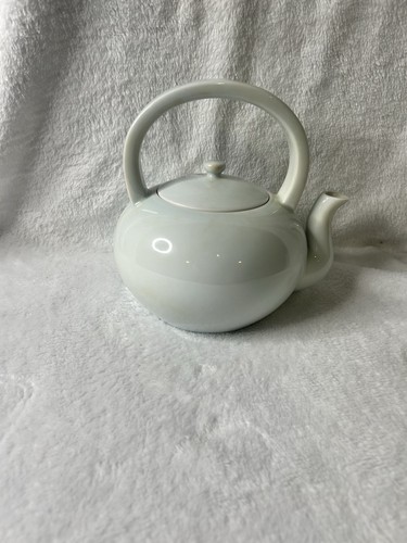 Signed korean white porcelain - white,